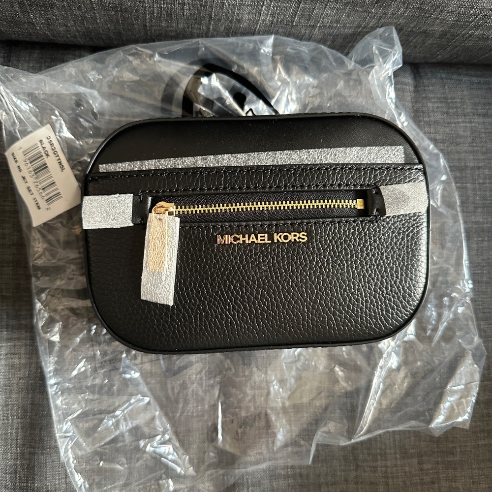 NWT Michael Kors Black Pebbled Leather Bag with Gold Accents - Picture 3 of 6